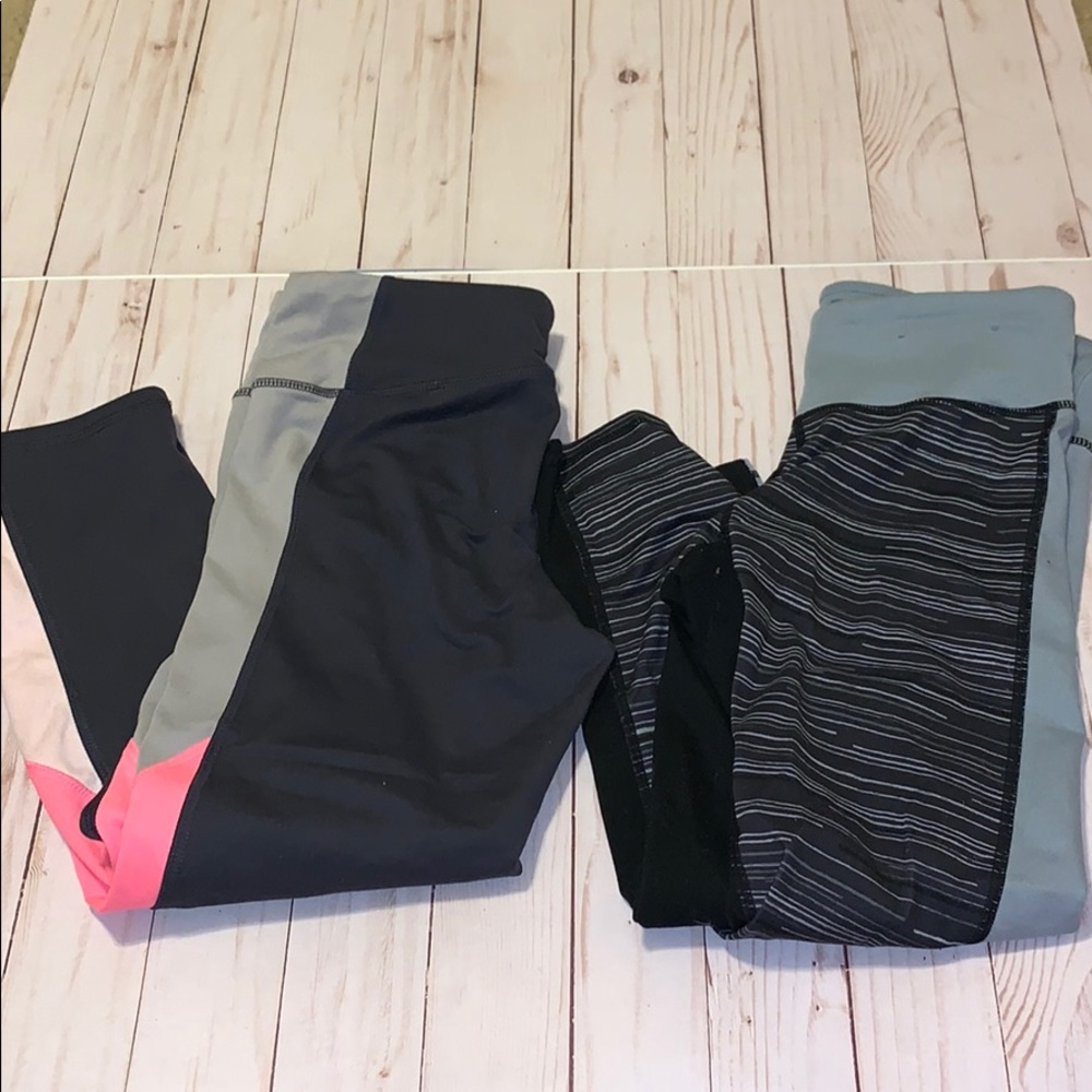 2 pairs on cropped leggings